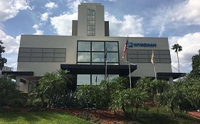 Wyndham Lake Buena Vista Disney Springs Resort