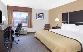 Baymont Inn & Suites Green Bay