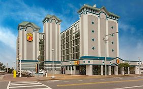 Super 8 Oceanfront