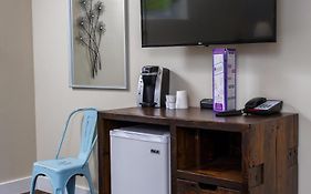 Julie's Park Cafe & Motel