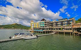 Two Seasons Bayside Hotel
