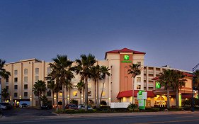 Holiday Inn & Suites On The Ocean photos Exterior