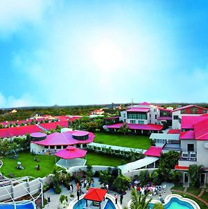 Leonia Holistic Destination photos Exterior